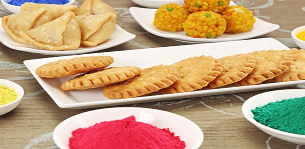 Best Happy Holi foods that you will love to try on this Colorful Holi  festival - FoodGuruz